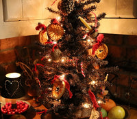 Dry Measure Williamsburg Christmas Inspired Tree