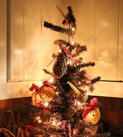 Dry Measure Williamsburg Christmas Inspired Tree