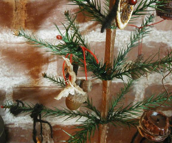 Primitive Feather Tree Decorated Old Dovetailed Box Christmas Gatherin –  Fanatic's Country Attic