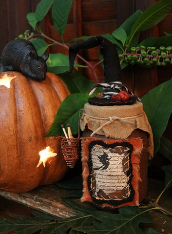 Candle Primitive Halloween with Witches Hat Enchanting