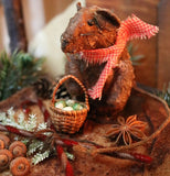 Christmas Mouse Pan and Wooden Riser Gathering Sweet