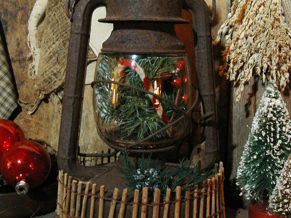 https://fanaticscountryattic.com/cdn/shop/products/Lantern_Barn_Primitive_Christmas_Frnt_close_2_grande.JPG?v=1530945603