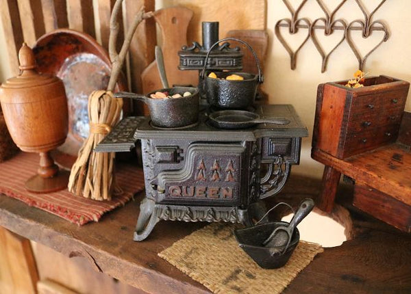 Antique Mini Cast Iron Stove queen, Vintage Doll House Kitchen Stove 1950,  Antique Crescent 