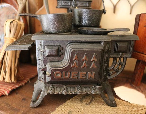 Miniature Cast Iron Toy Stove, Queen 