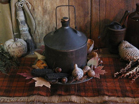 Primitive Old Tin Jug Pie Pan Autumn flavor